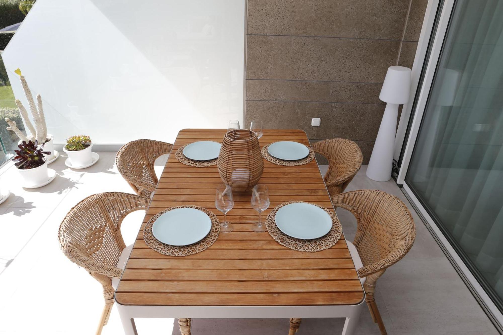 Apartment Eleven Views Lightbooking *